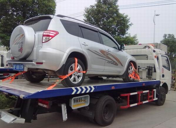 東風(fēng)多利卡拖車(chē)(新款)清障車(chē)